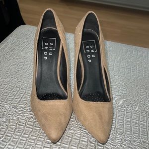 Shushoe Tan heel size 7 suede material